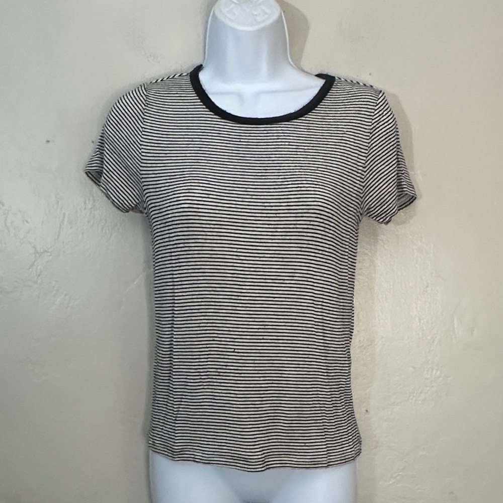 Forever 21 Black and White Striped Short Sleeve Tee